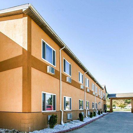 Quality Inn Seaman Екстер'єр фото