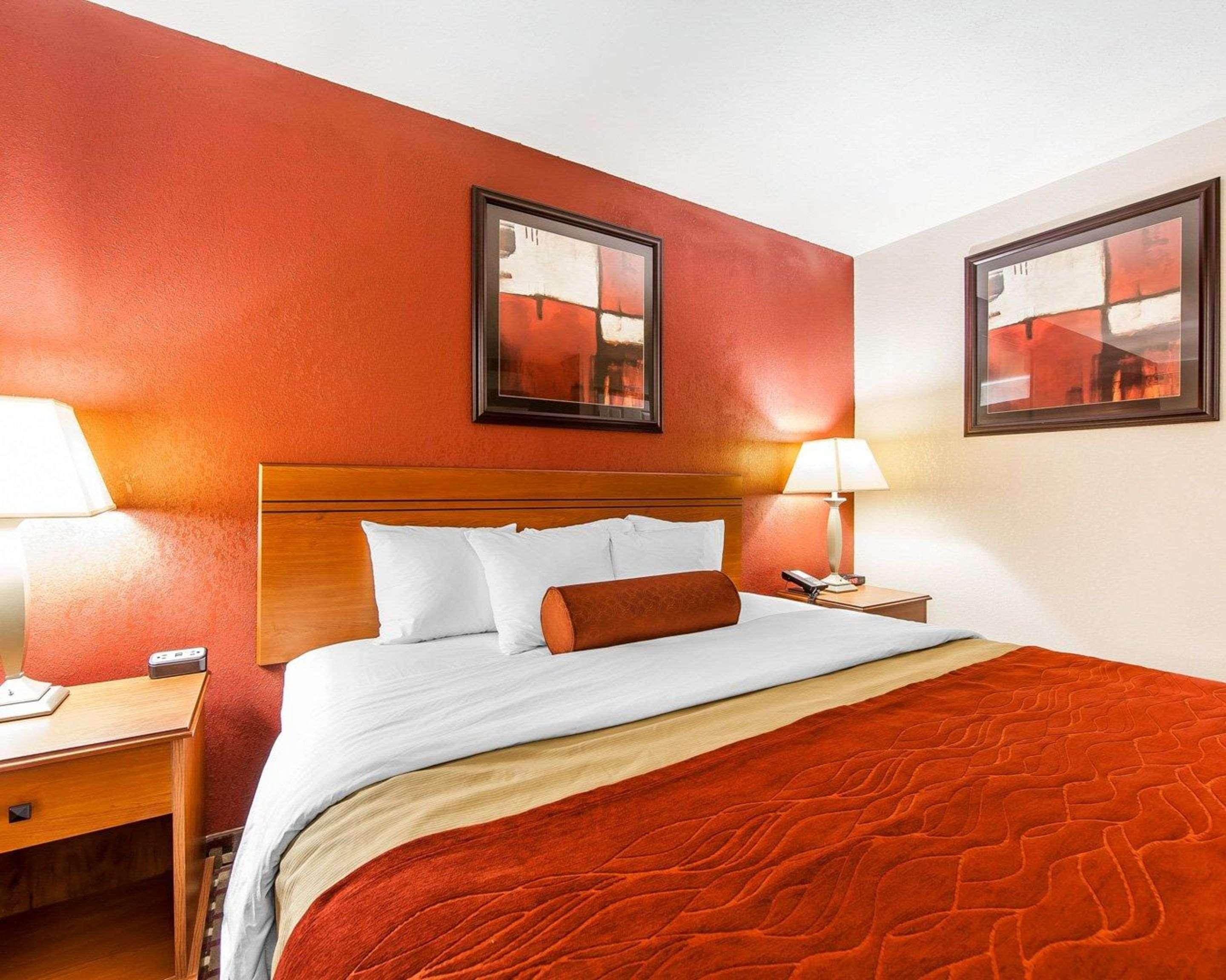 Quality Inn Seaman Екстер'єр фото