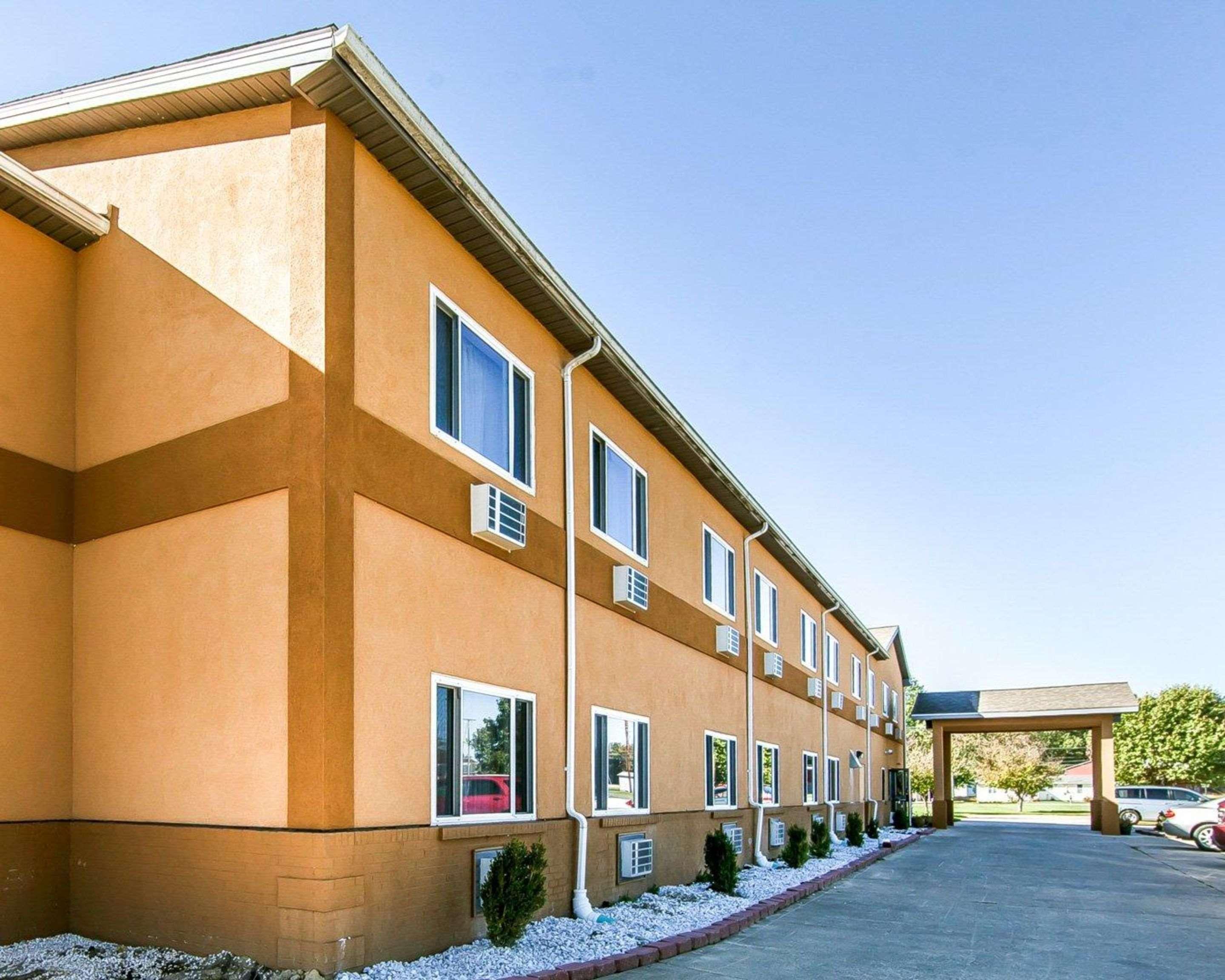 Quality Inn Seaman Екстер'єр фото