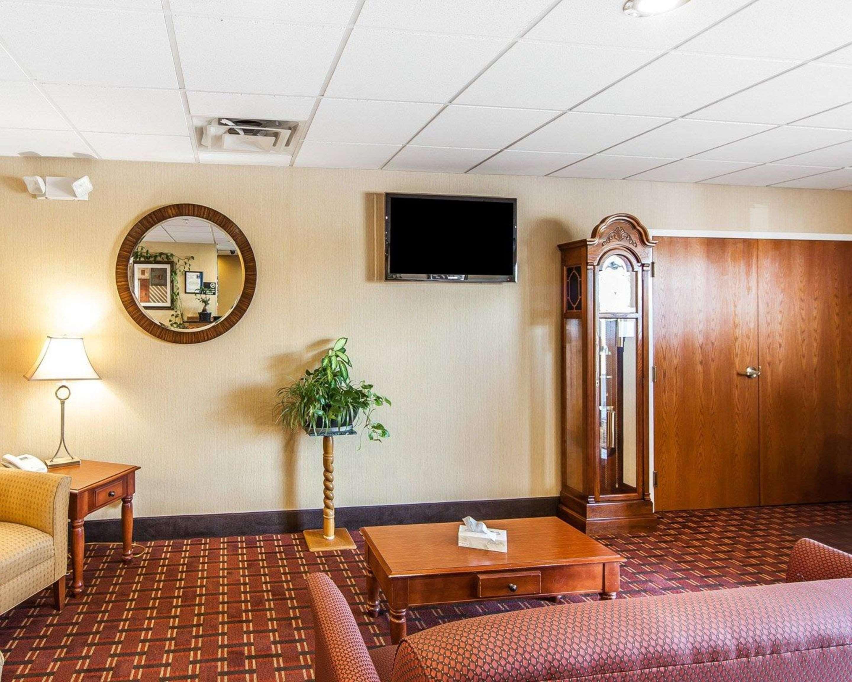 Quality Inn Seaman Екстер'єр фото