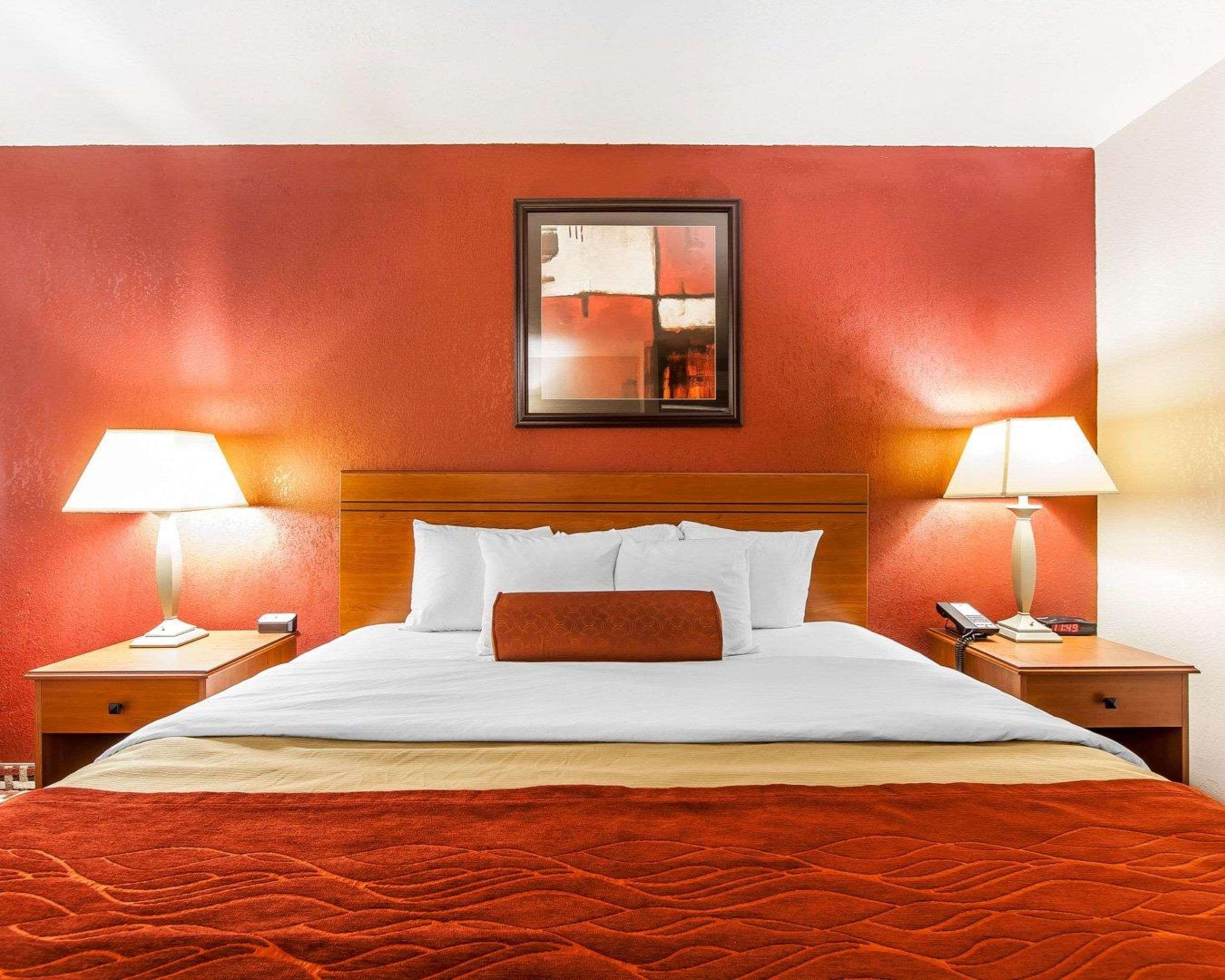 Quality Inn Seaman Екстер'єр фото