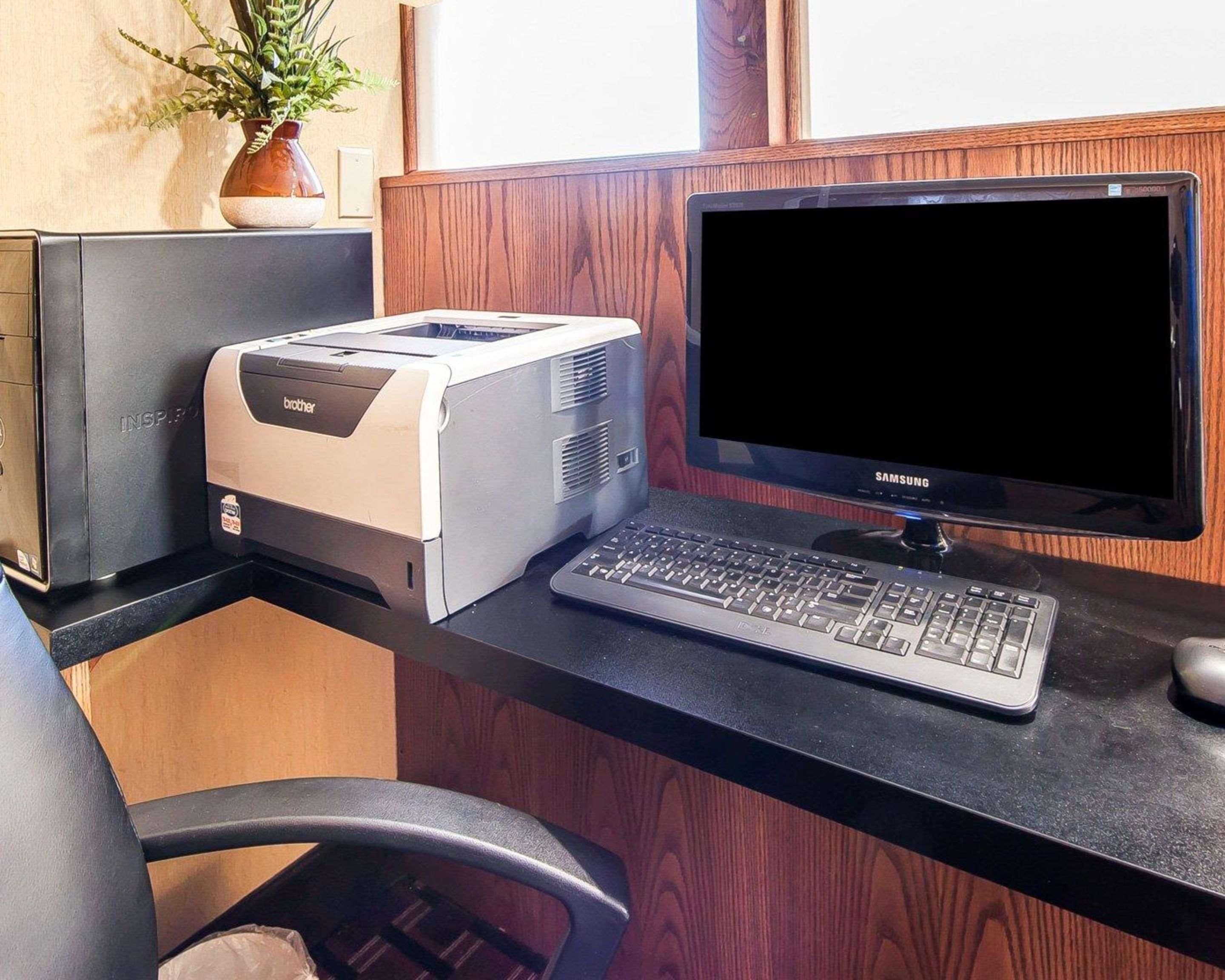 Quality Inn Seaman Екстер'єр фото