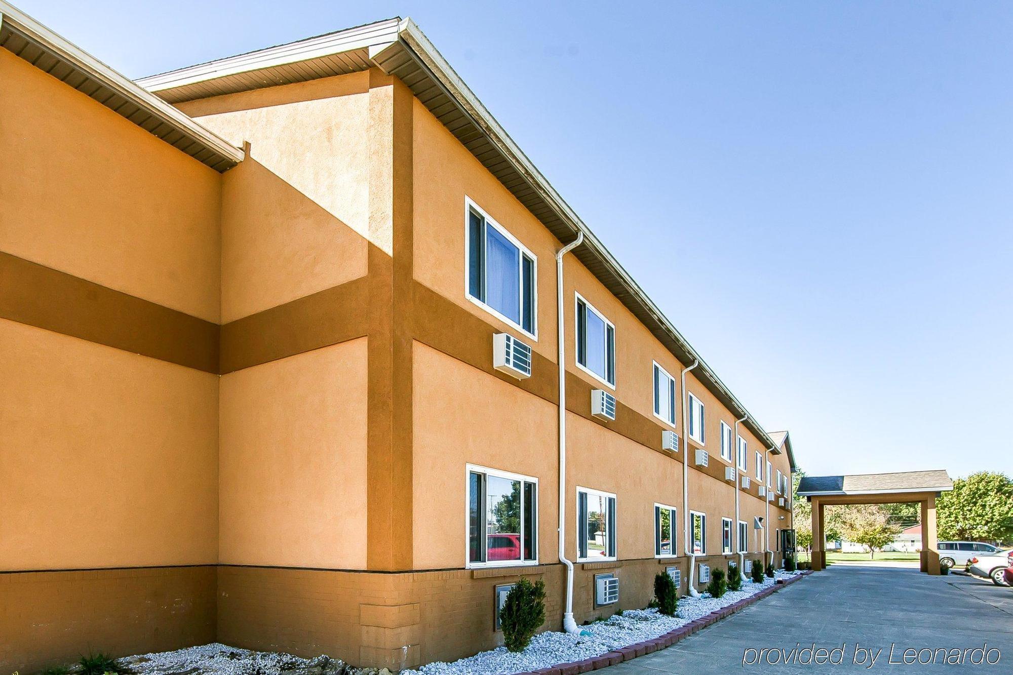 Quality Inn Seaman Екстер'єр фото