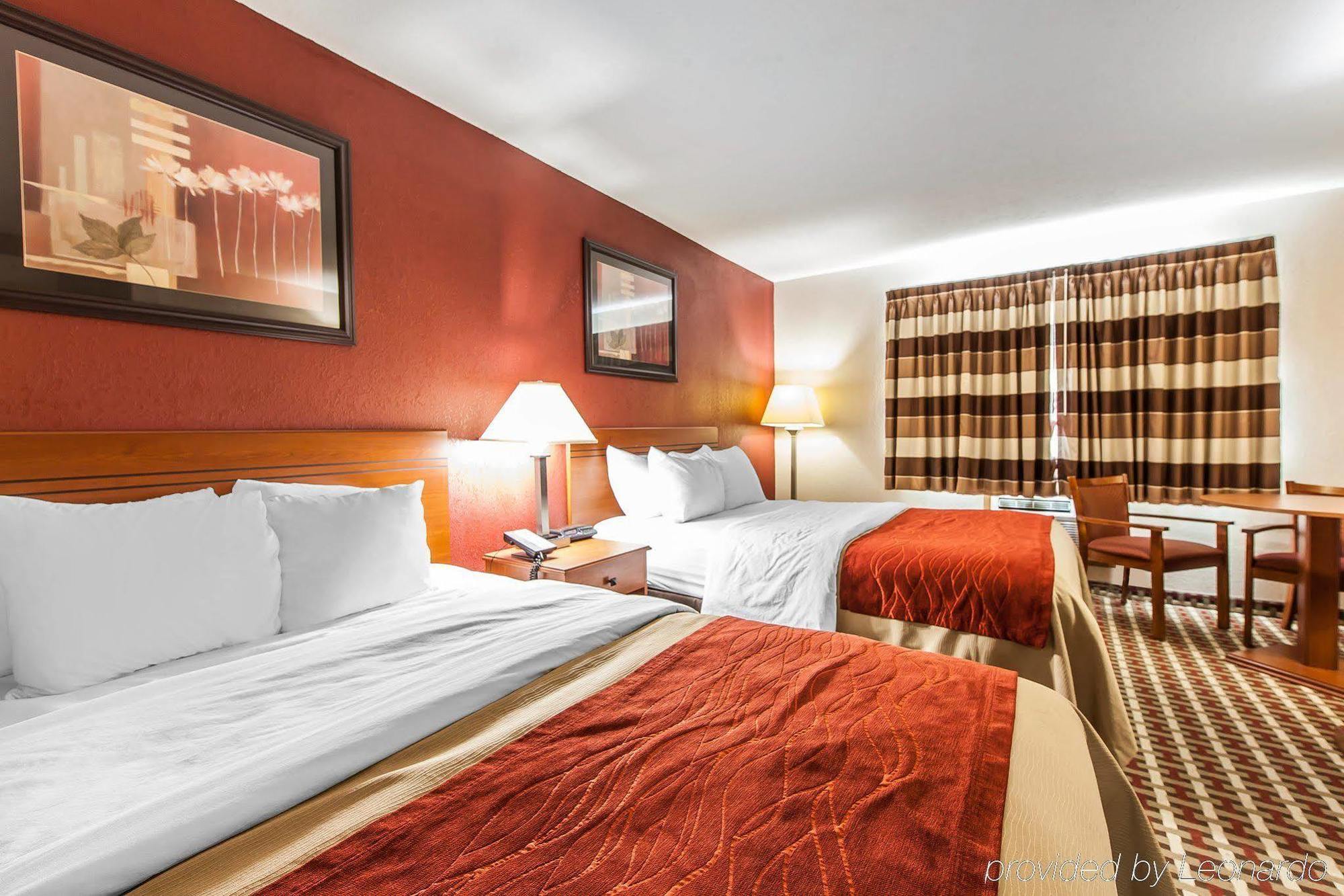 Quality Inn Seaman Екстер'єр фото