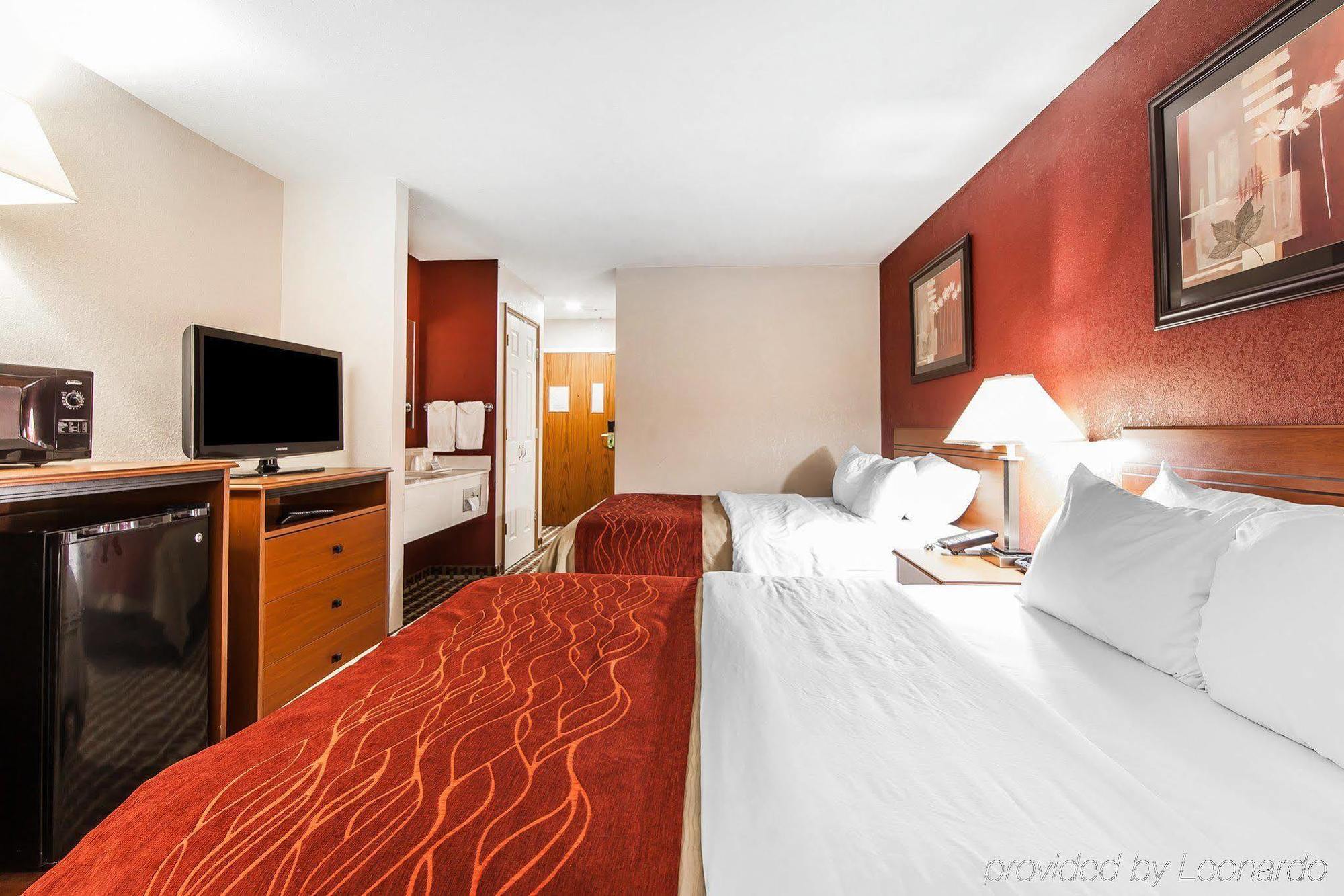 Quality Inn Seaman Екстер'єр фото