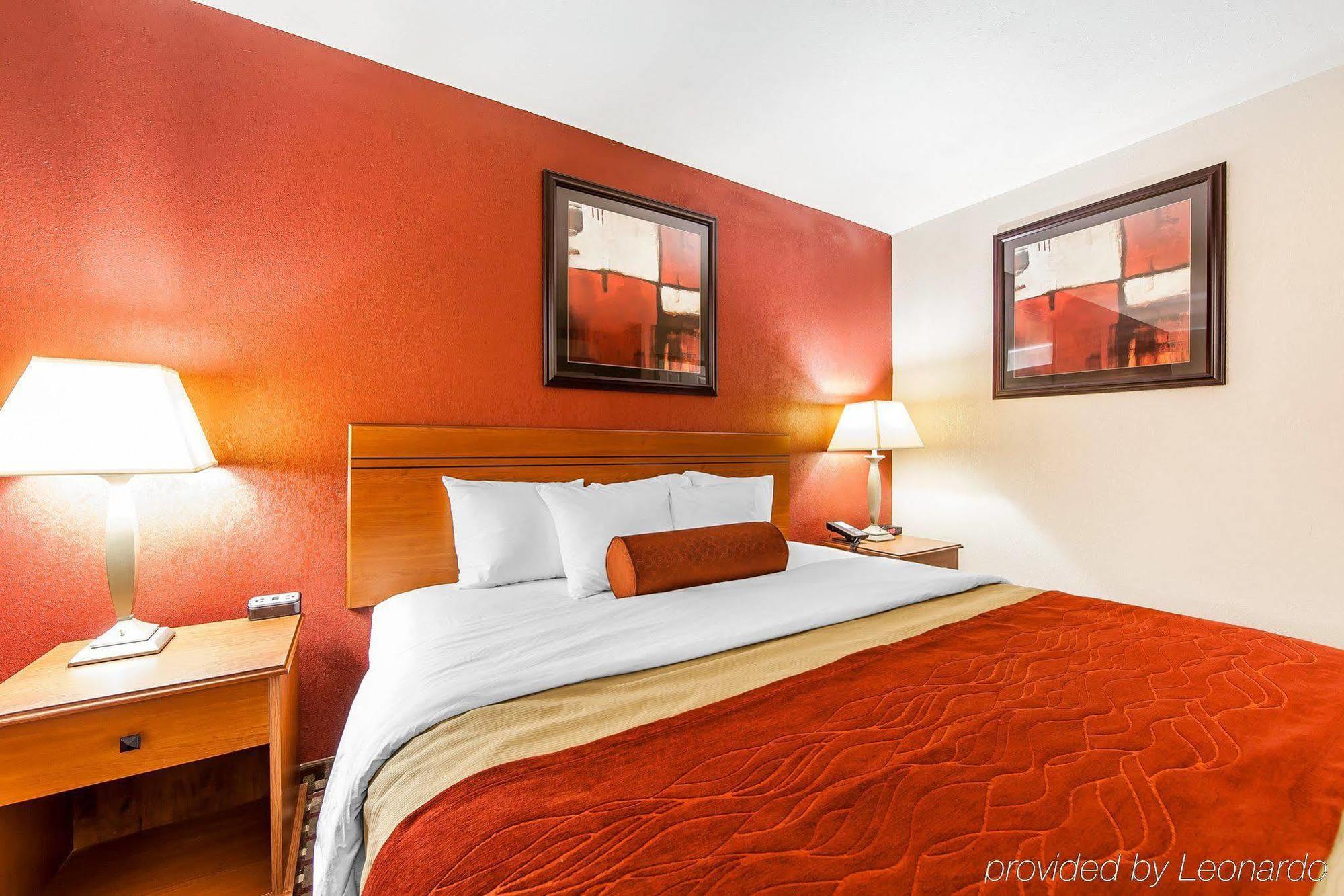 Quality Inn Seaman Екстер'єр фото