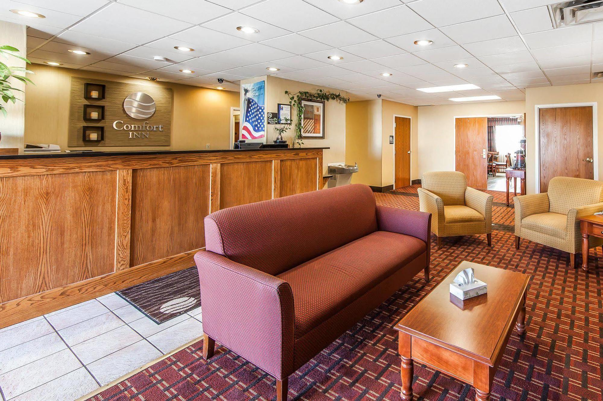 Quality Inn Seaman Екстер'єр фото