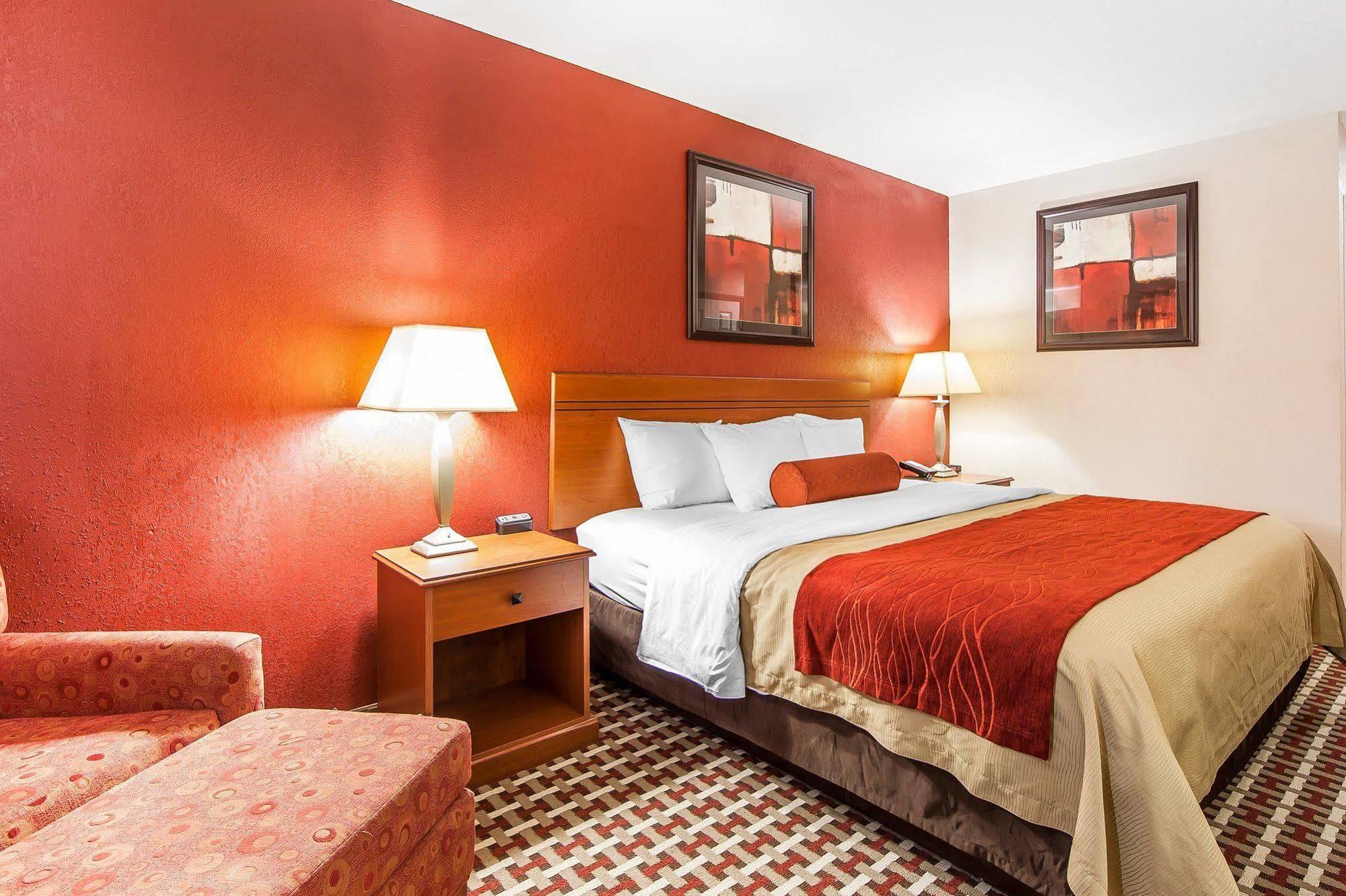 Quality Inn Seaman Екстер'єр фото