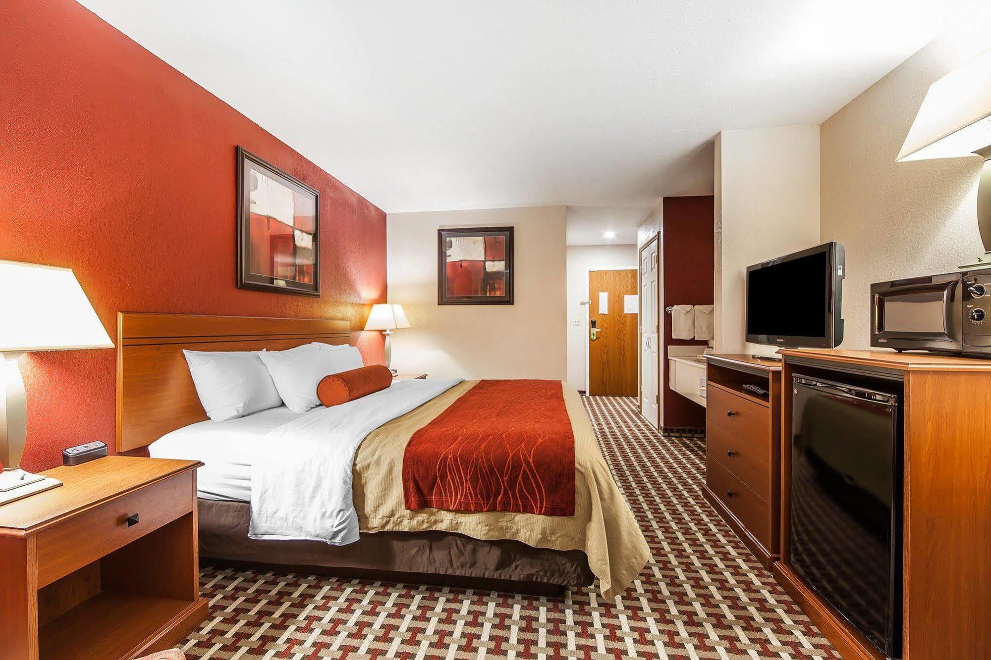 Quality Inn Seaman Екстер'єр фото