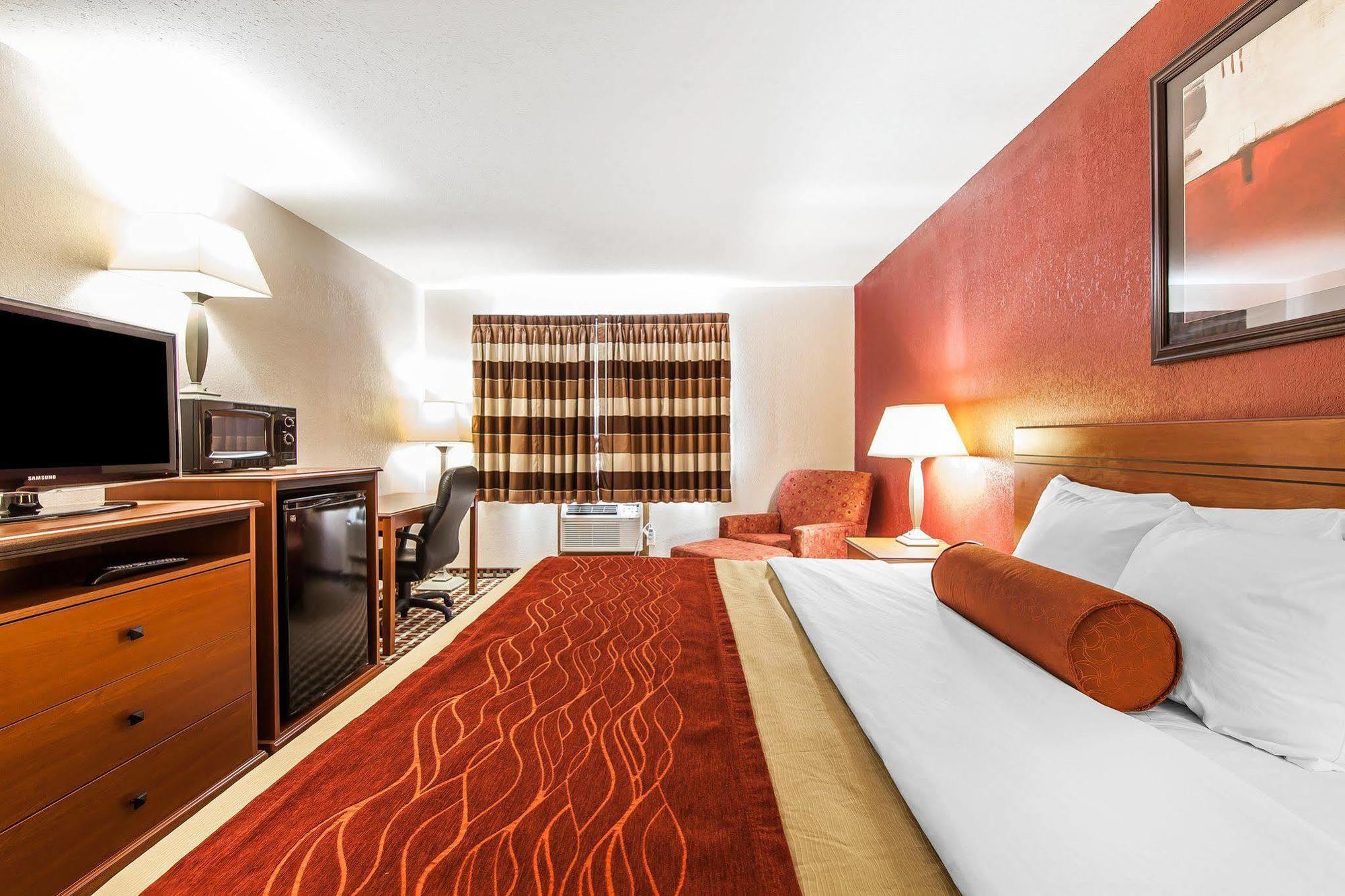 Quality Inn Seaman Екстер'єр фото