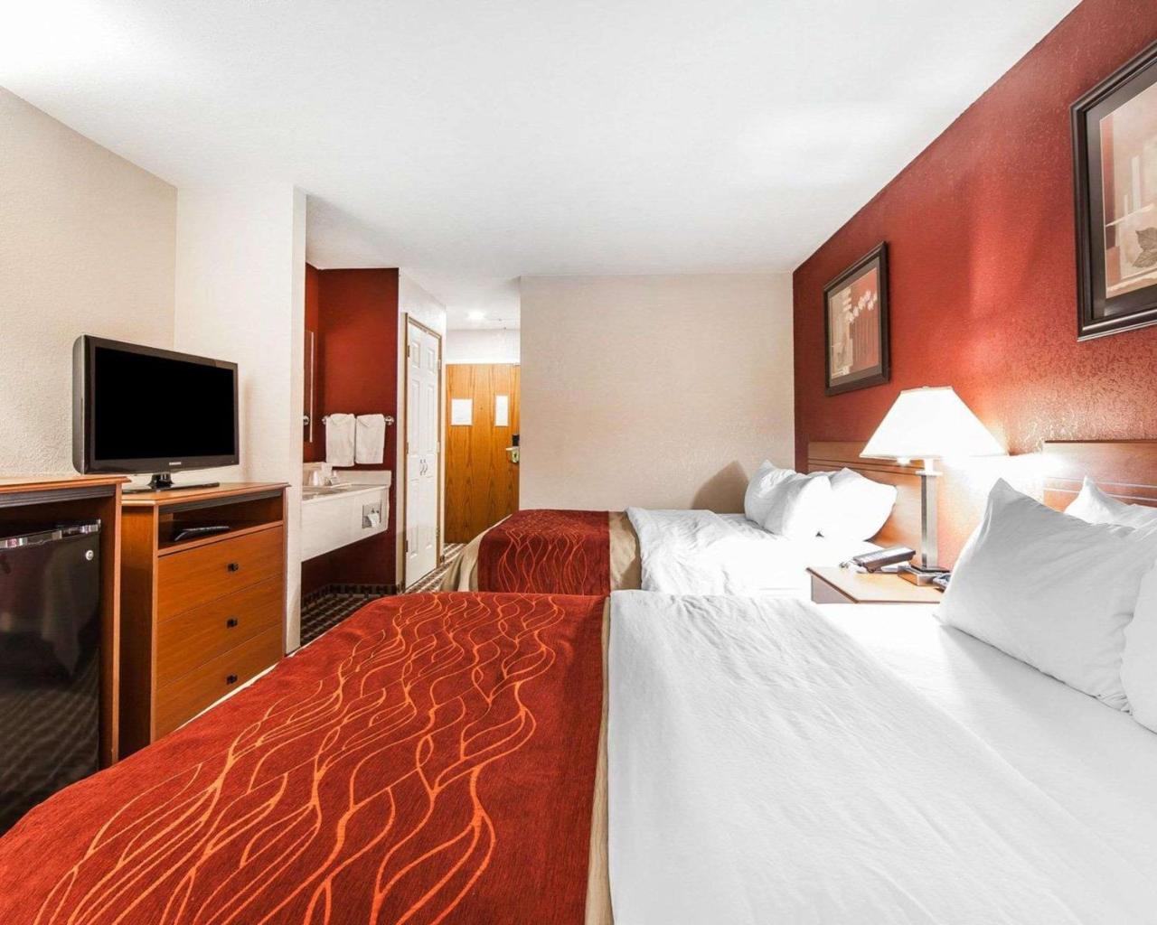Quality Inn Seaman Екстер'єр фото