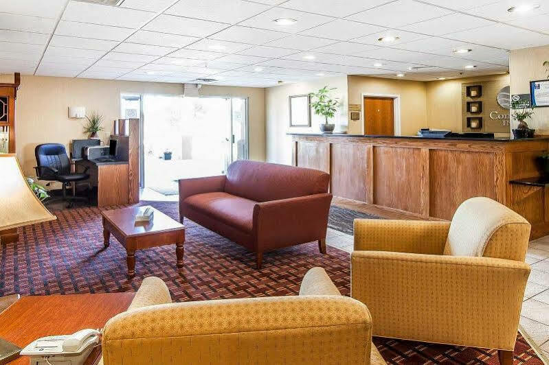 Quality Inn Seaman Екстер'єр фото